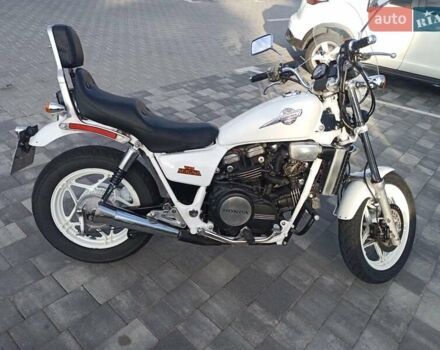 Білий Хонда VF 750 Magna, об'ємом двигуна 0.75 л та пробігом 30 тис. км за 2800 $, фото 7 на Automoto.ua