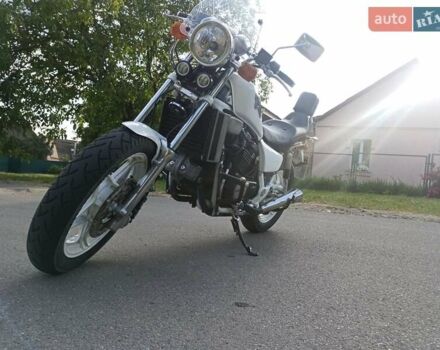 Білий Хонда VF 750 Magna, об'ємом двигуна 0.75 л та пробігом 30 тис. км за 2800 $, фото 4 на Automoto.ua