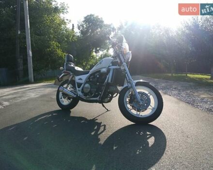 Білий Хонда VF 750 Magna, об'ємом двигуна 0.75 л та пробігом 30 тис. км за 2800 $, фото 1 на Automoto.ua