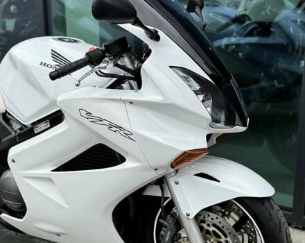 Білий Хонда VFR 800F Interceptor, об'ємом двигуна 0.8 л та пробігом 31 тис. км за 5299 $, фото 27 на Automoto.ua