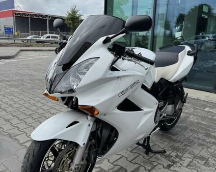 Білий Хонда VFR 800F Interceptor, об'ємом двигуна 0.8 л та пробігом 31 тис. км за 5299 $, фото 4 на Automoto.ua