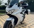 Білий Хонда VFR 800F Interceptor, об'ємом двигуна 0.8 л та пробігом 17 тис. км за 11800 $, фото 1 на Automoto.ua