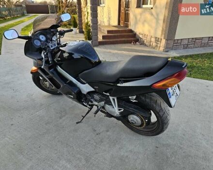 Чорний Хонда VFR 800F Interceptor, об'ємом двигуна 0.8 л та пробігом 106 тис. км за 3800 $, фото 7 на Automoto.ua