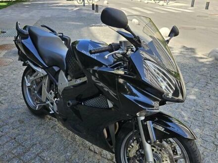 Хонда VFR 800F Interceptor 2006 у Києві на Automoto.ua Чорний Хонда VFR 800F Interceptor, об'ємом двигуна 0.78 л та пробігом 57 тис. км за 6500 $, фото 1 на Automoto.ua