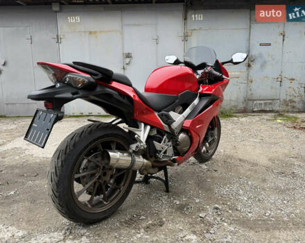 Хонда VFR 800F Interceptor 2015 у Києві на Automoto.ua Червоний Хонда VFR 800F Interceptor, об'ємом двигуна 0.8 л та пробігом 15 тис. км за 7900 $, фото 6 на Automoto.ua