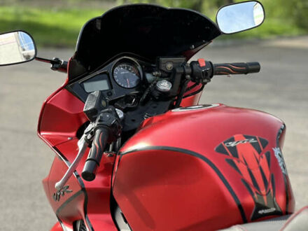 Хонда VFR 800F Interceptor 2003 у Кривому Розі на Automoto.ua Червоний Хонда VFR 800F Interceptor, об'ємом двигуна 0 л та пробігом 70 тис. км за 3800 $, фото 1 на Automoto.ua