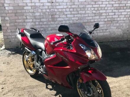 Хонда VFR 800F Interceptor 2012 у Одесі на Automoto.ua Червоний Хонда VFR 800F Interceptor, об'ємом двигуна 0.8 л та пробігом 11 тис. км за 8300 $, фото 1 на Automoto.ua