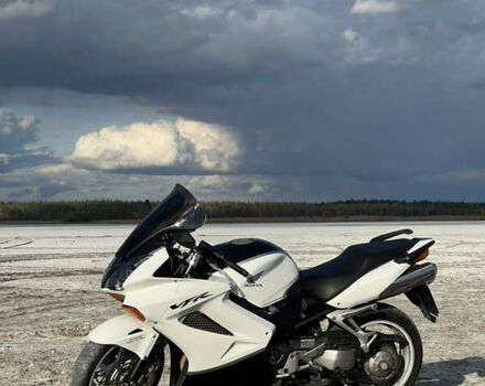 Хонда VFR 800F Interceptor, объемом двигателя 0 л и пробегом 34 тыс. км за 4400 $, фото 4 на Automoto.ua