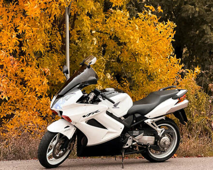 Хонда VFR 800F Interceptor, объемом двигателя 0 л и пробегом 34 тыс. км за 4400 $, фото 1 на Automoto.ua