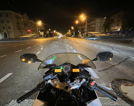Хонда VFR 800F Interceptor, объемом двигателя 0 л и пробегом 34 тыс. км за 4400 $, фото 5 на Automoto.ua