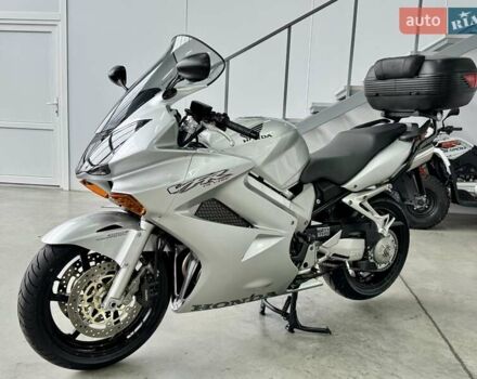 Хонда VFR 800F Interceptor, объемом двигателя 0.8 л и пробегом 38 тыс. км за 5599 $, фото 4 на Automoto.ua