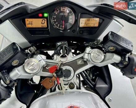 Хонда VFR 800F Interceptor, объемом двигателя 0.8 л и пробегом 38 тыс. км за 5599 $, фото 18 на Automoto.ua