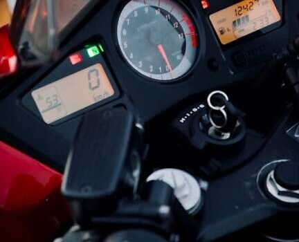 Хонда VFR 800F Interceptor, объемом двигателя 0 л и пробегом 13 тыс. км за 7400 $, фото 1 на Automoto.ua