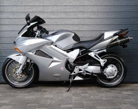 Серый Хонда VFR 800F Interceptor, объемом двигателя 0.8 л и пробегом 18 тыс. км за 5800 $, фото 5 на Automoto.ua