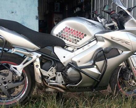 Хонда VFR 800F Interceptor 2004 в Бердичеве на Automoto.ua Серый Хонда VFR 800F Interceptor, объемом двигателя 0.78 л и пробегом 48 тыс. км за 4850 $, фото 18 на Automoto.ua