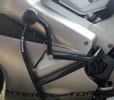 Хонда VFR 800F Interceptor 2004 в Бердичеве на Automoto.ua Серый Хонда VFR 800F Interceptor, объемом двигателя 0.78 л и пробегом 48 тыс. км за 4850 $, фото 23 на Automoto.ua