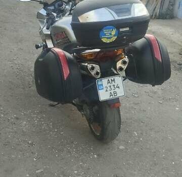 Хонда VFR 800F Interceptor 2004 в Бердичеве на Automoto.ua Серый Хонда VFR 800F Interceptor, объемом двигателя 0.78 л и пробегом 48 тыс. км за 4850 $, фото 5 на Automoto.ua