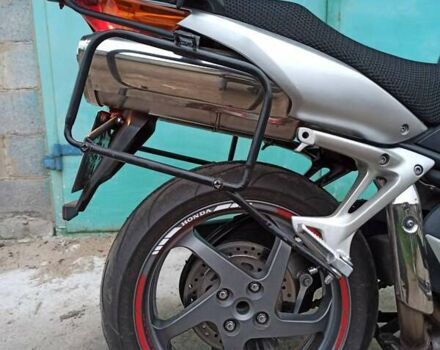 Хонда VFR 800F Interceptor 2004 в Бердичеве на Automoto.ua Серый Хонда VFR 800F Interceptor, объемом двигателя 0.78 л и пробегом 48 тыс. км за 4850 $, фото 15 на Automoto.ua