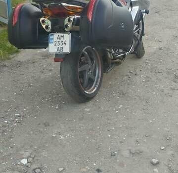 Хонда VFR 800F Interceptor 2004 в Бердичеве на Automoto.ua Серый Хонда VFR 800F Interceptor, объемом двигателя 0.78 л и пробегом 48 тыс. км за 4850 $, фото 3 на Automoto.ua