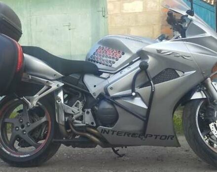Хонда VFR 800F Interceptor 2004 в Бердичеве на Automoto.ua Серый Хонда VFR 800F Interceptor, объемом двигателя 0.78 л и пробегом 48 тыс. км за 4850 $, фото 1 на Automoto.ua