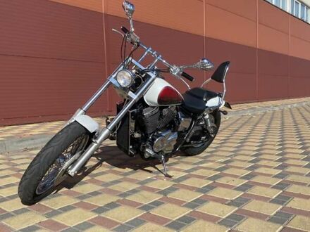 Хонда VT 400 2004 в Гайсине на Automoto.ua Белый Хонда VT 400, объемом двигателя 0.4 л и пробегом 26 тыс. км за 3500 $, фото 1 на Automoto.ua