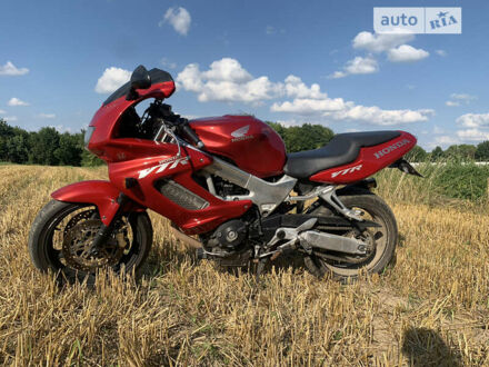 Хонда VTR 1000F, объемом двигателя 1 л и пробегом 41 тыс. км за 3250 $, фото 1 на Automoto.ua