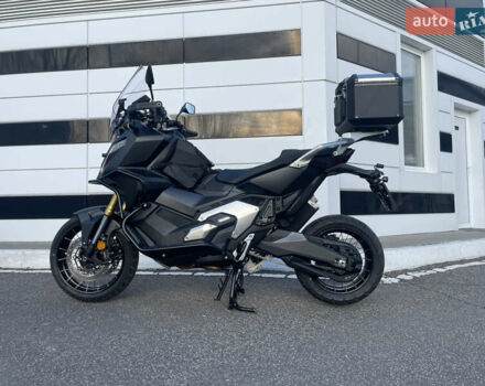 Черный Хонда X-ADV 750, объемом двигателя 0.75 л и пробегом 2 тыс. км за 12000 $, фото 1 на Automoto.ua