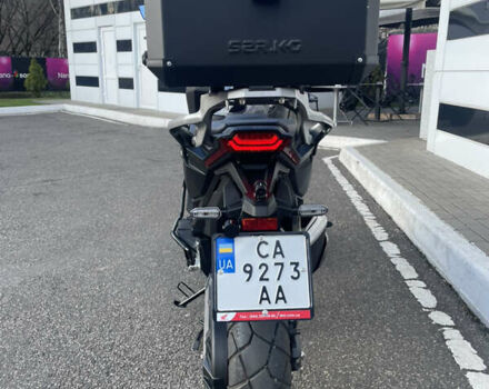 Черный Хонда X-ADV 750, объемом двигателя 0.75 л и пробегом 2 тыс. км за 12000 $, фото 4 на Automoto.ua