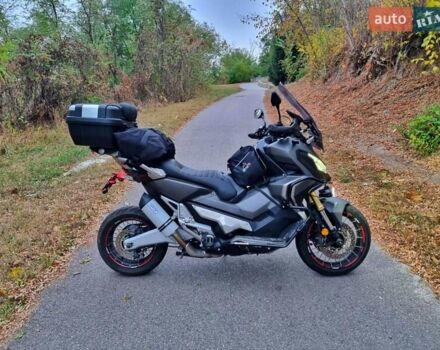 Серый Хонда X-ADV 750, объемом двигателя 0.75 л и пробегом 35 тыс. км за 11000 $, фото 3 на Automoto.ua