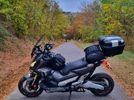 Серый Хонда X-ADV 750, объемом двигателя 0.75 л и пробегом 35 тыс. км за 11000 $, фото 1 на Automoto.ua