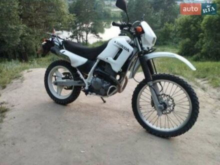 Хонда XL 250 Degree 1996 у Чернігові на Automoto.ua Білий Хонда XL 250 Degree, об'ємом двигуна 0.25 л та пробігом 28 тис. км за 2800 $, фото 1 на Automoto.ua