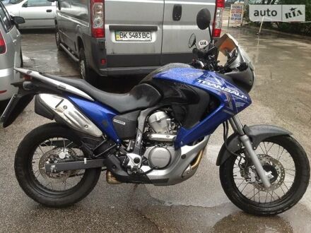 Хонда XL 400V Transalp, объемом двигателя 0 л и пробегом 32 тыс. км за 4800 $, фото 1 на Automoto.ua