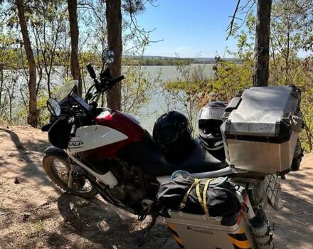 Білий Хонда XL 700V Transalp, об'ємом двигуна 0.68 л та пробігом 44 тис. км за 7000 $, фото 4 на Automoto.ua