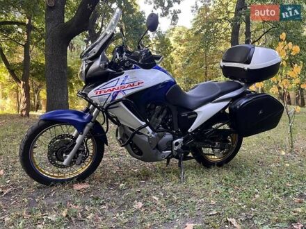 Хонда XL 700V Transalp 2011 в Киеве на Automoto.ua Белый Хонда XL 700V Transalp, объемом двигателя 0.68 л и пробегом 37 тыс. км за 6300 $, фото 1 на Automoto.ua
