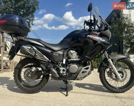 Хонда XL 700V Transalp 2011 в Киеве на Automoto.ua Черный Хонда XL 700V Transalp, объемом двигателя 0.68 л и пробегом 51 тыс. км за 6500 $, фото 5 на Automoto.ua