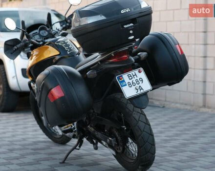 Желтый Хонда XL 700V Transalp, объемом двигателя 0.7 л и пробегом 75 тыс. км за 5800 $, фото 3 на Automoto.ua