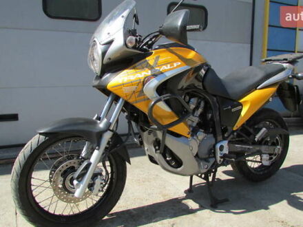 Хонда XL 700V Transalp 2008 в Черновцах на Automoto.ua Желтый Хонда XL 700V Transalp, объемом двигателя 0 л и пробегом 21 тыс. км за 5900 $, фото 1 на Automoto.ua