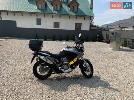 Хонда XL 700V Transalp 2008 в Лубнах на Automoto.ua Серый Хонда XL 700V Transalp, объемом двигателя 0.7 л и пробегом 38 тыс. км за 5200 $, фото 1 на Automoto.ua