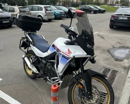 Хонда XL 750 Transalp 2023 в Киеве на Automoto.ua Белый Хонда XL 750 Transalp, объемом двигателя 0.76 л и пробегом 8 тыс. км за 12000 $, фото 2 на Automoto.ua