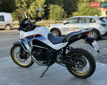 Белый Хонда XL 750 Transalp, объемом двигателя 0.76 л и пробегом 8 тыс. км за 10999 $, фото 4 на Automoto.ua