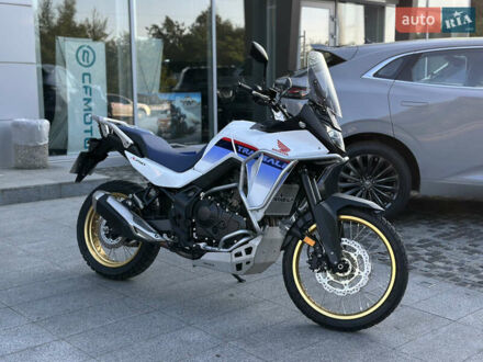 Хонда XL 750 Transalp 2023 в Днепре (Днепропетровске) на Automoto.ua Белый Хонда XL 750 Transalp, объемом двигателя 0.76 л и пробегом 8 тыс. км за 10999 $, фото 1 на Automoto.ua