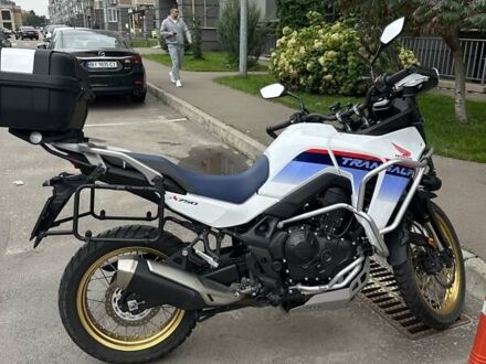 Хонда XL 750 Transalp 2023 в Киеве на Automoto.ua Белый Хонда XL 750 Transalp, объемом двигателя 0.76 л и пробегом 8 тыс. км за 12000 $, фото 1 на Automoto.ua