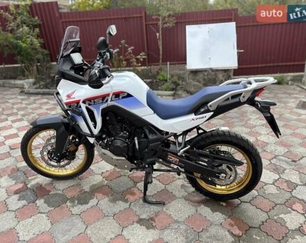 Хонда XL 750V Transalp 2025 в Львове на Automoto.ua Белый Хонда XL 750V Transalp, объемом двигателя 0.76 л и пробегом 1 тыс. км за 11000 $, фото 2 на Automoto.ua