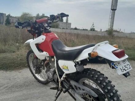 Хонда XR 250 Tornado 2010 в Коростышеве на Automoto.ua Белый Хонда XR 250 Tornado, объемом двигателя 0.25 л и пробегом 15 тыс. км за 2000 $, фото 1 на Automoto.ua