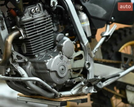 Черный Хонда XR 250 Tornado, объемом двигателя 0.2 л и пробегом 22 тыс. км за 3900 $, фото 7 на Automoto.ua