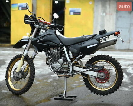 Черный Хонда XR 250 Tornado, объемом двигателя 0.2 л и пробегом 22 тыс. км за 3900 $, фото 4 на Automoto.ua