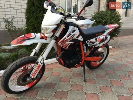 Хонда XR 400 Motard 2005 у Гайвороне на Automoto.ua Білий Хонда XR 400 Motard, об'ємом двигуна 0 л та пробігом 26 тис. км за 4299 $, фото 1 на Automoto.ua