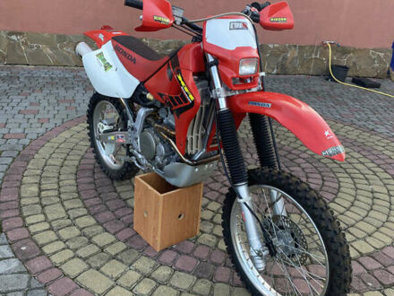 Хонда XR 650R 2002 в Червонограде на Automoto.ua Красный Хонда XR 650R, объемом двигателя 0 л и пробегом 1 тыс. км за 6000 $, фото 1 на Automoto.ua