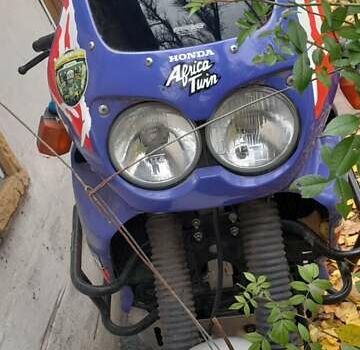 Білий Хонда XRV 750 Africa Twin, об'ємом двигуна 0.74 л та пробігом 72 тис. км за 2600 $, фото 2 на Automoto.ua