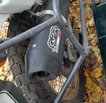 Білий Хонда XRV 750 Africa Twin, об'ємом двигуна 0.74 л та пробігом 72 тис. км за 2600 $, фото 1 на Automoto.ua